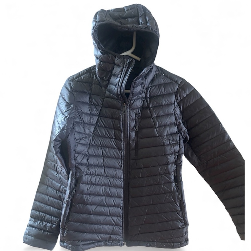 The North Face Black Puffer Jacket / Women’s Small - Medium / EUC